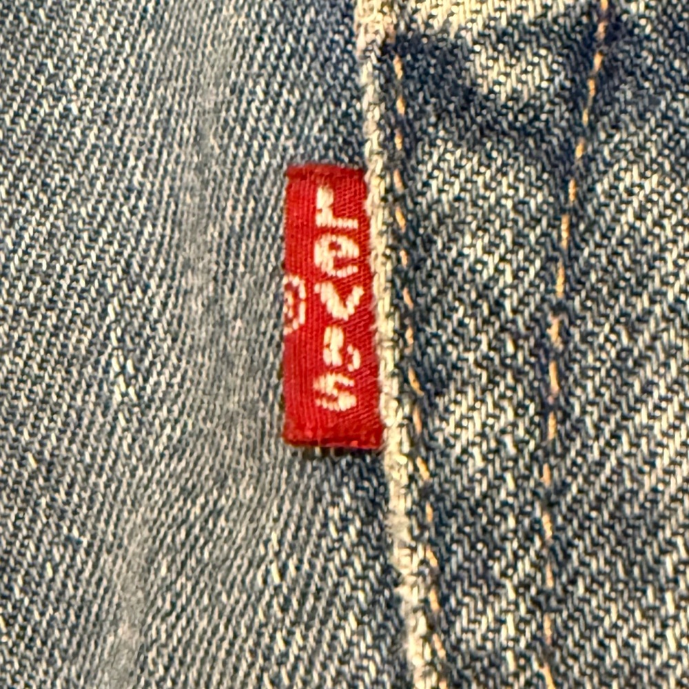 Levi's - Picture 4 of 10